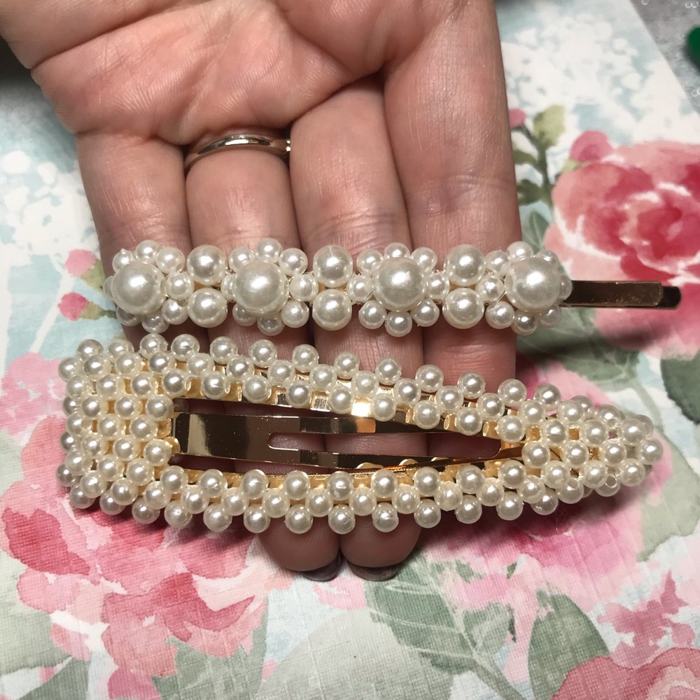 Set of two hair clips - Picture 2 of 3